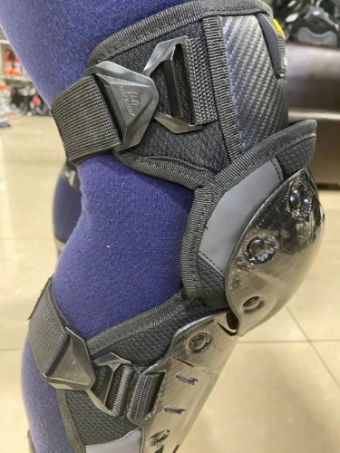 Ones Again Наколенники Carbon Fiber Force в Тольятти
